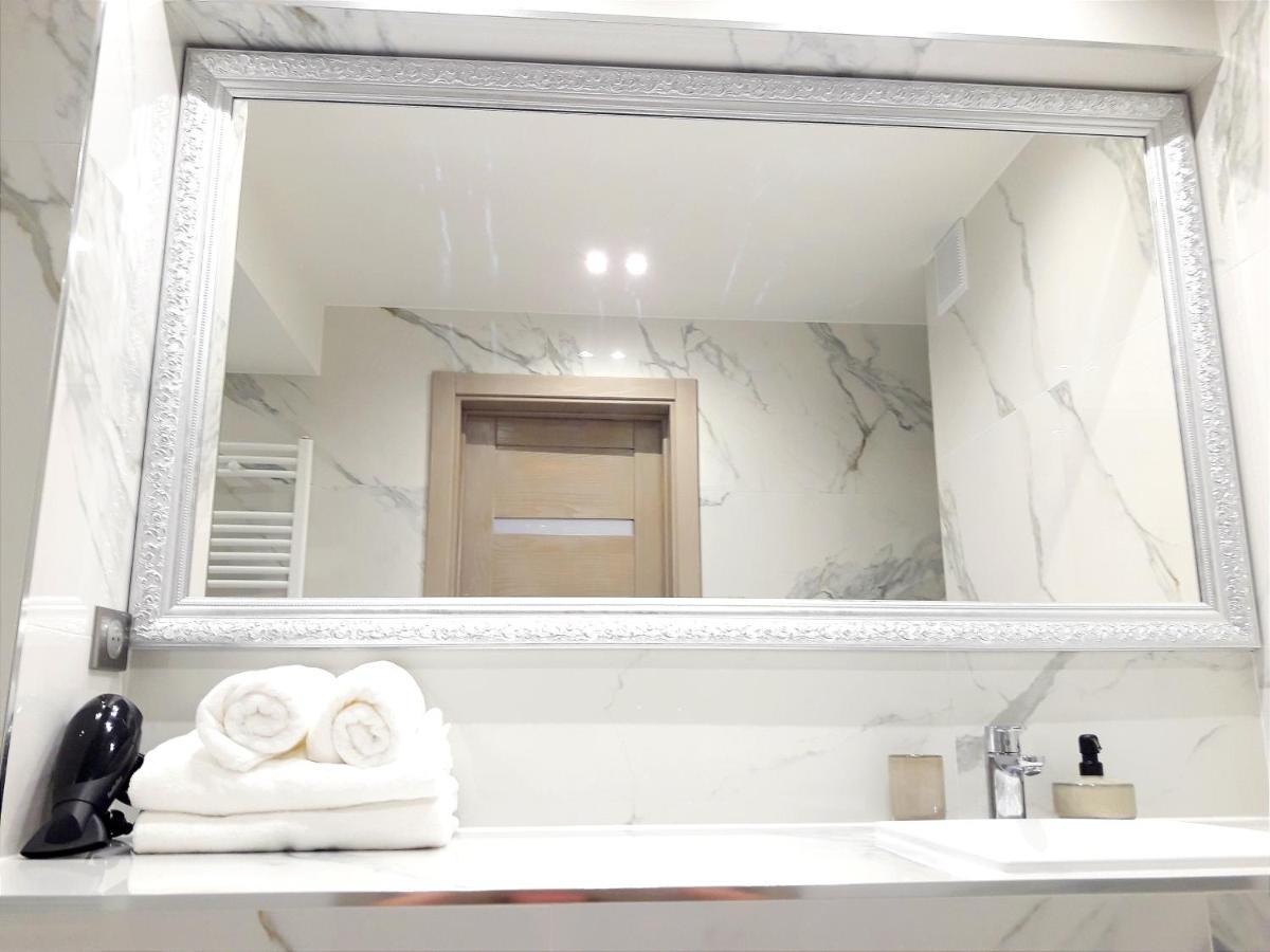 Light Apartment Center City Chişinǎu Buitenkant foto