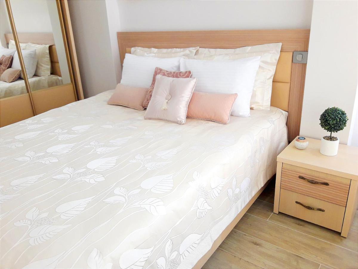 Light Apartment Center City Chişinǎu Buitenkant foto