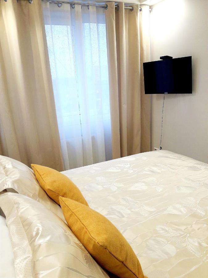 Light Apartment Center City Chişinǎu Buitenkant foto