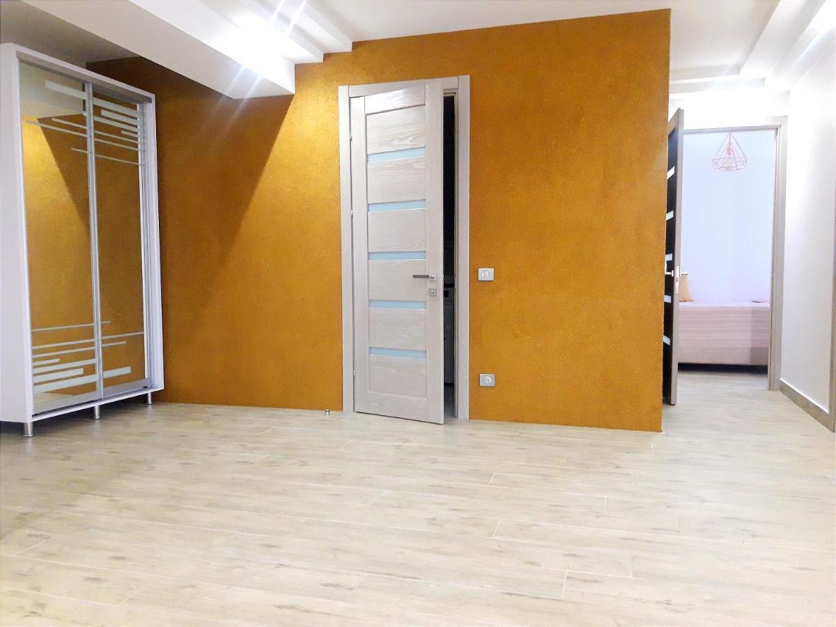Light Apartment Center City Chişinǎu Buitenkant foto